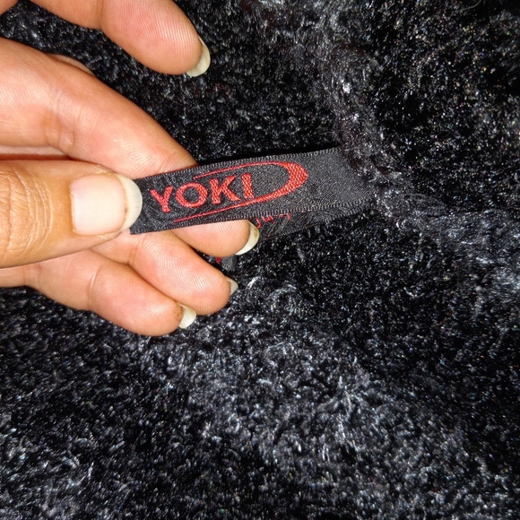 Sweater - Picture 4 of 4